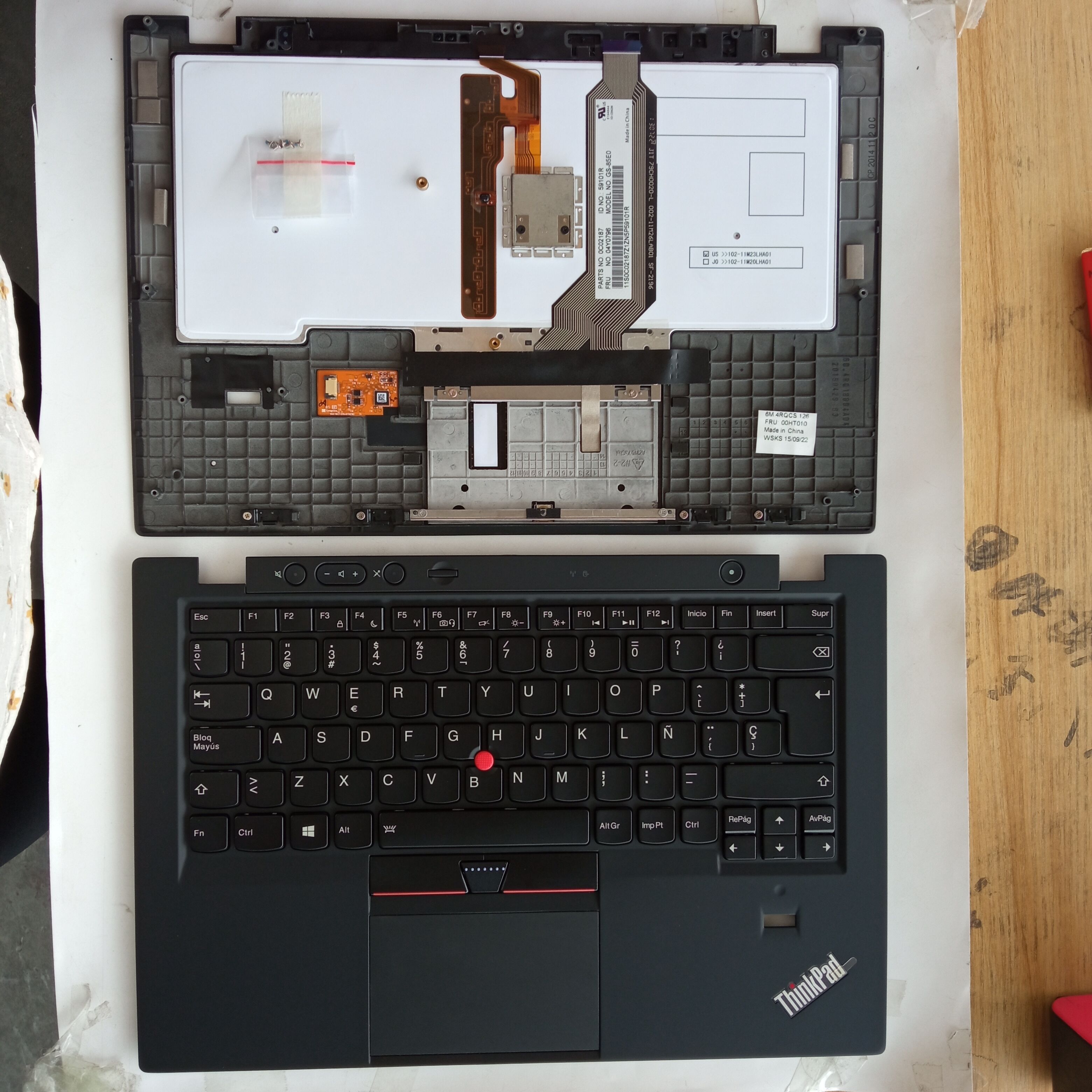 Picture of New Replacement Laptop Keyboard For IBM X1C 2013/X1 Carbon 2013 C shell BLACK Palmrest Upper Case With Point Backlit Sp Layout